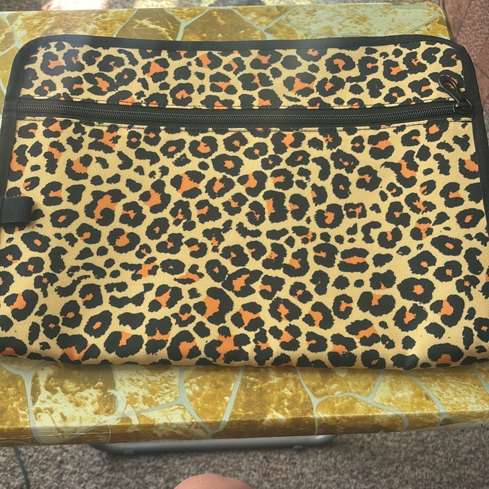 Expanding File Folder 13 Pockets Accordion File Organizer. (cheetah print)